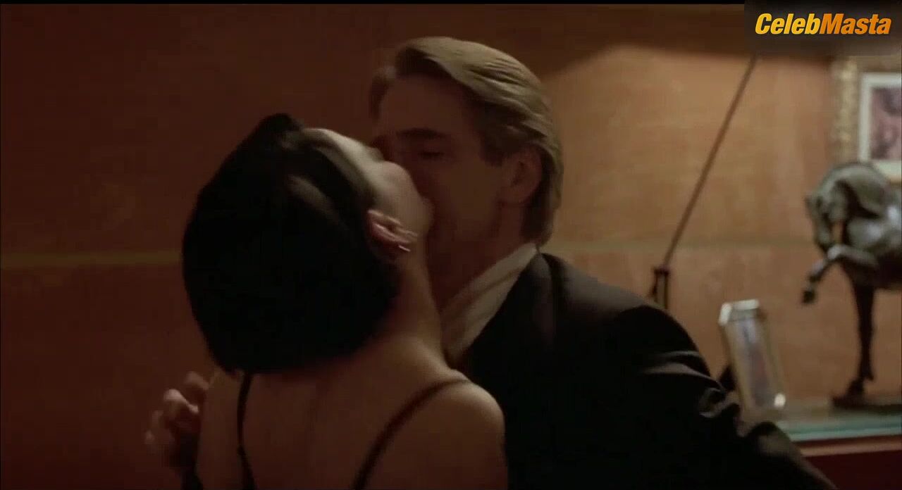 Juliette Binoche Booty, Tits Scene From Damage - Photo 2 of 5 photo 1