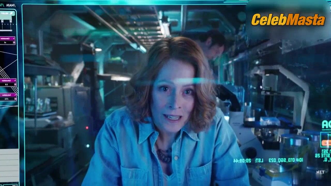 Sigourney Weaver ’s Boobs Scene In Avatar The Way Of - Photo 2 of 5 photo 5