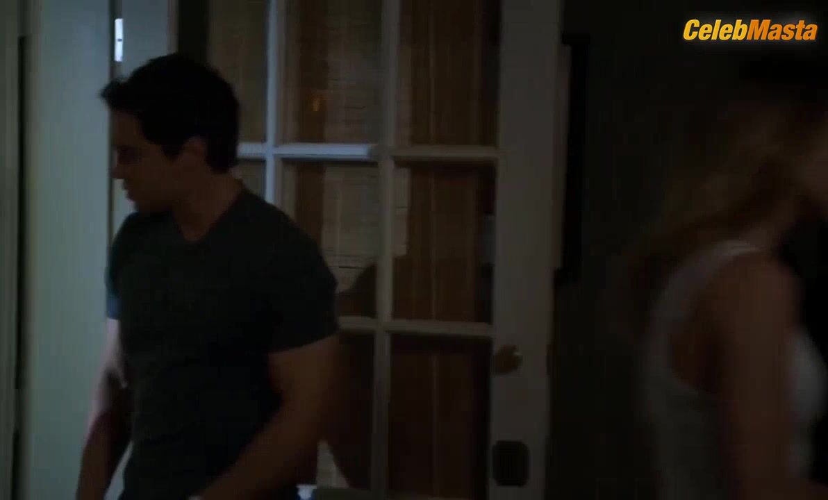 Shantel Vansanten Tits, Underwear Scene From Gang Related - Photo 1 of 5