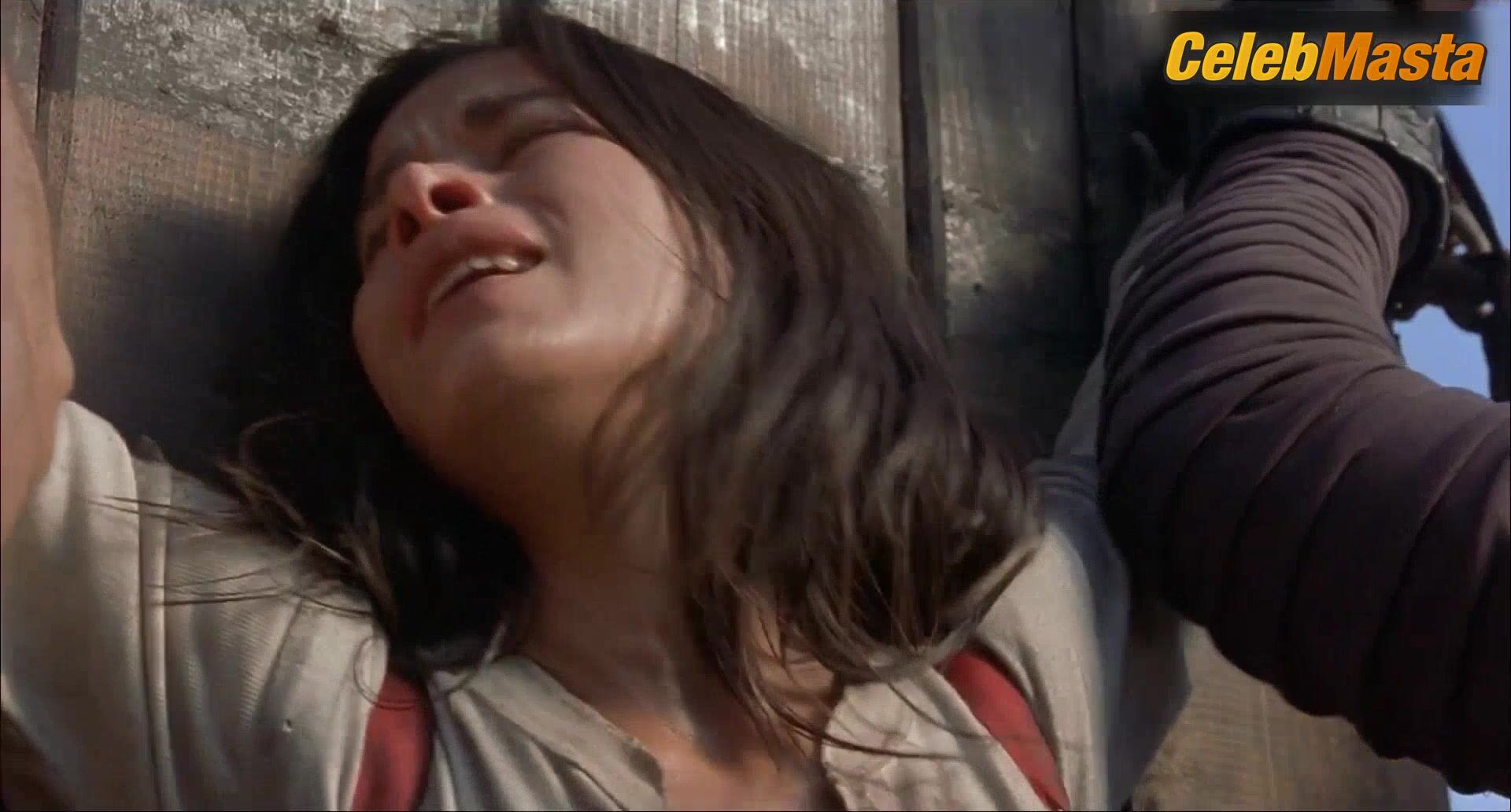 Patricia Velasquez ’s Underwear Scene From Beowulf - Photo 2 of 5 photo 1