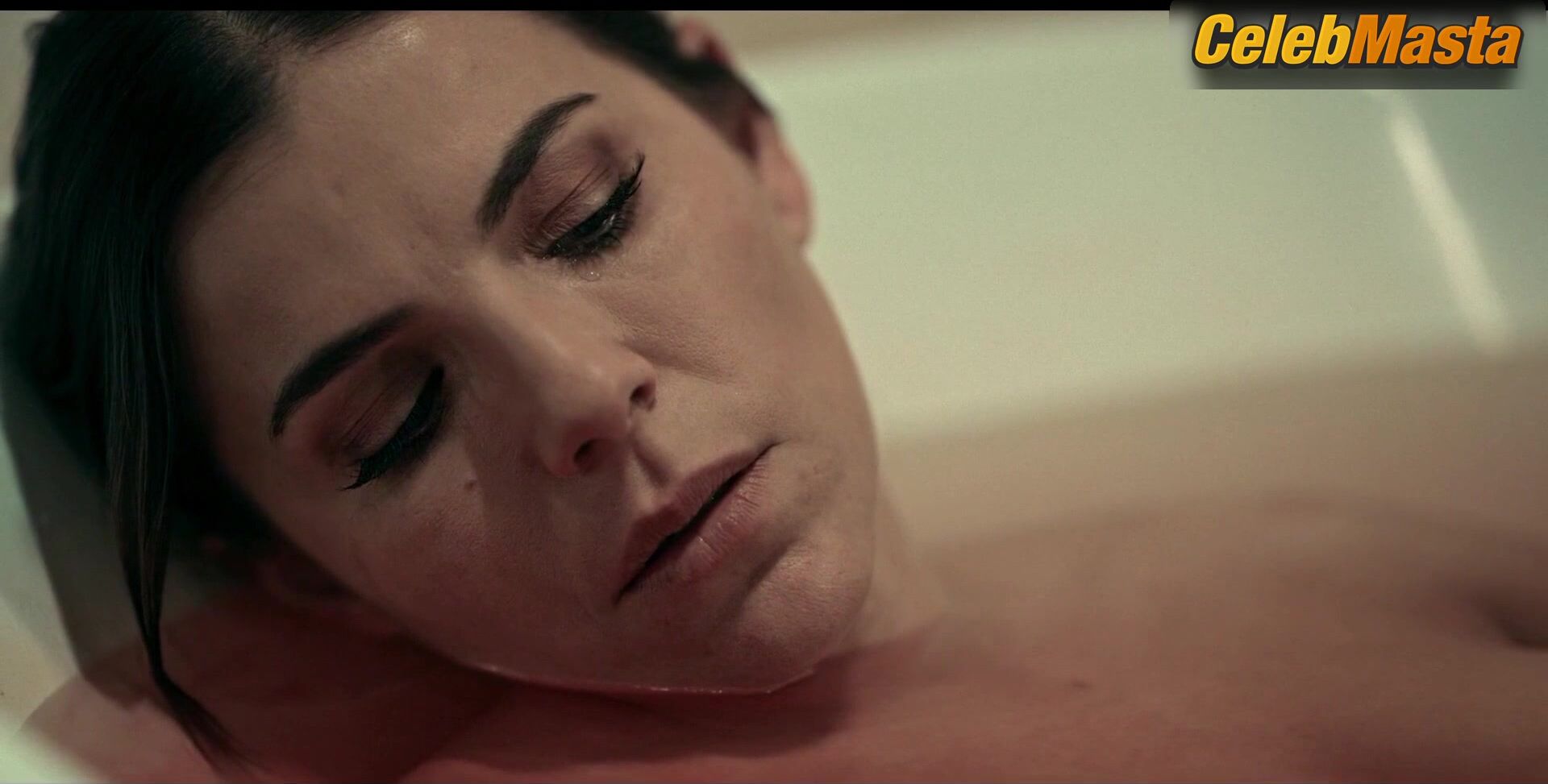 Maria Fernanda Yepes Shows Tits And Booty Scene In Dark Desire - Photo 2 of 5 photo 4