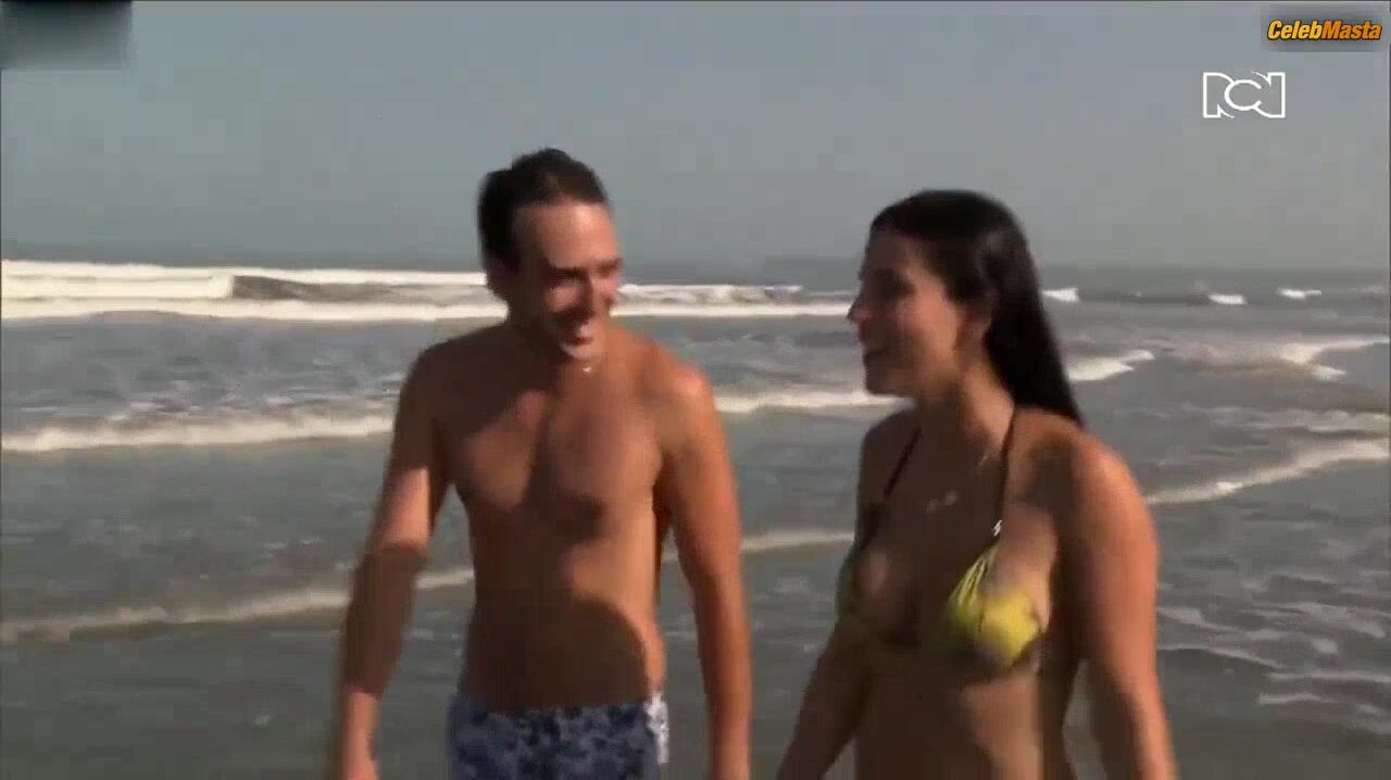 Maria Fernanda Yepes Sexy Scene From Rosario Tijeras - Photo 1 of 5