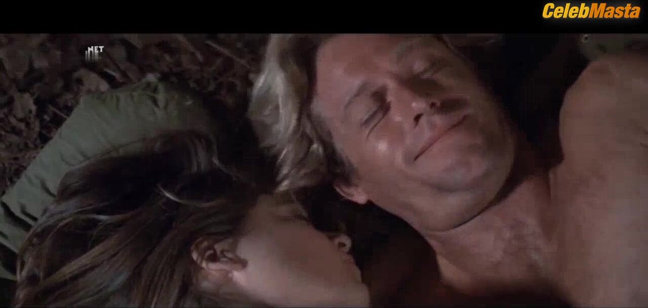 Linda Hamilton ’s Tits Scene From King Kong Lives! - Photo 2 of 5 photo 5