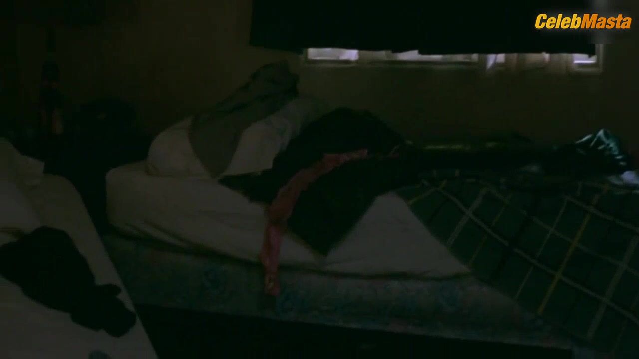 Amy Jo Johnson ’s Sexy Scene From Without Limits - Photo 1 of 5 photo 2