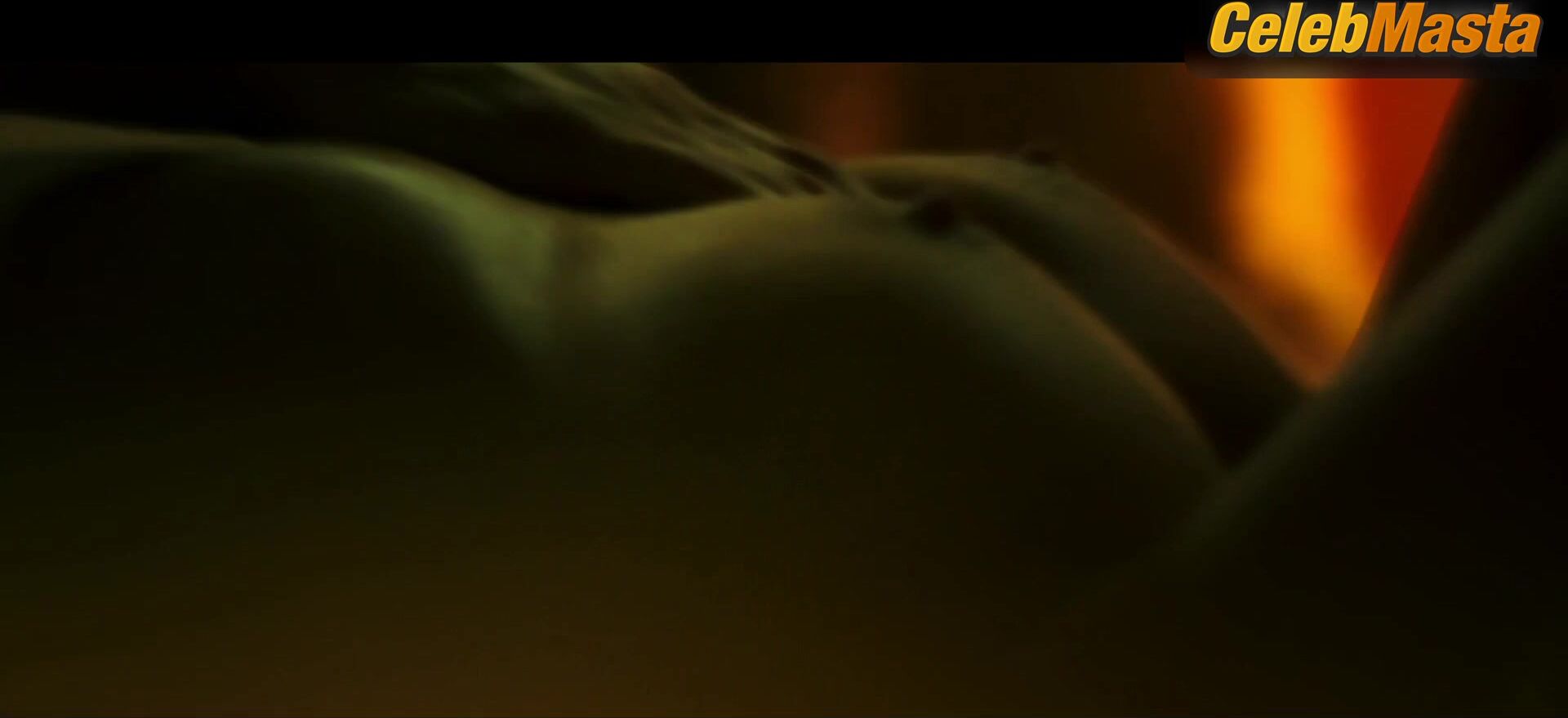 Carolina Miranda Displays Boobs Scene In Fake Profile - Photo 2 of 5