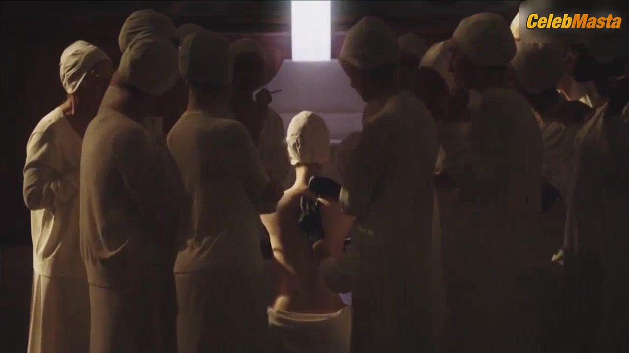 Ludivine Sagnier Bares Boobs Scene In The New Pope - Photo 2 of 5 photo 4