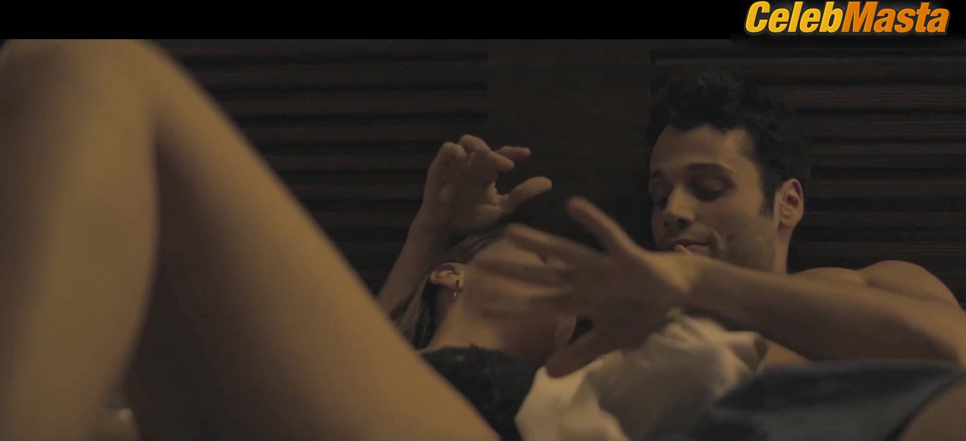 Carolina Miranda Shows Boobs, Underwear Scene In Mujeres - Photo 1 of 5 photo 5