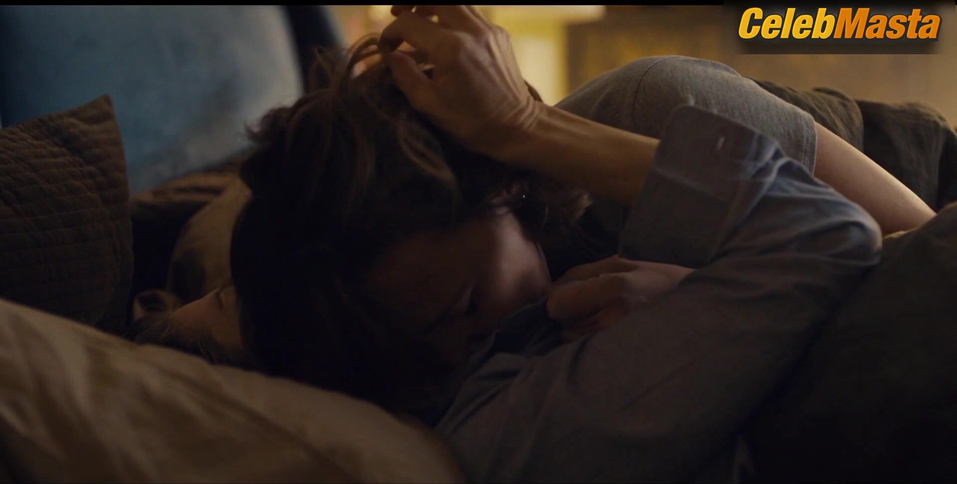 Keeley Hawes Rya Kihlstedt And ’ Lesbian Sex Scene - Photo 1 of 5 photo 5
