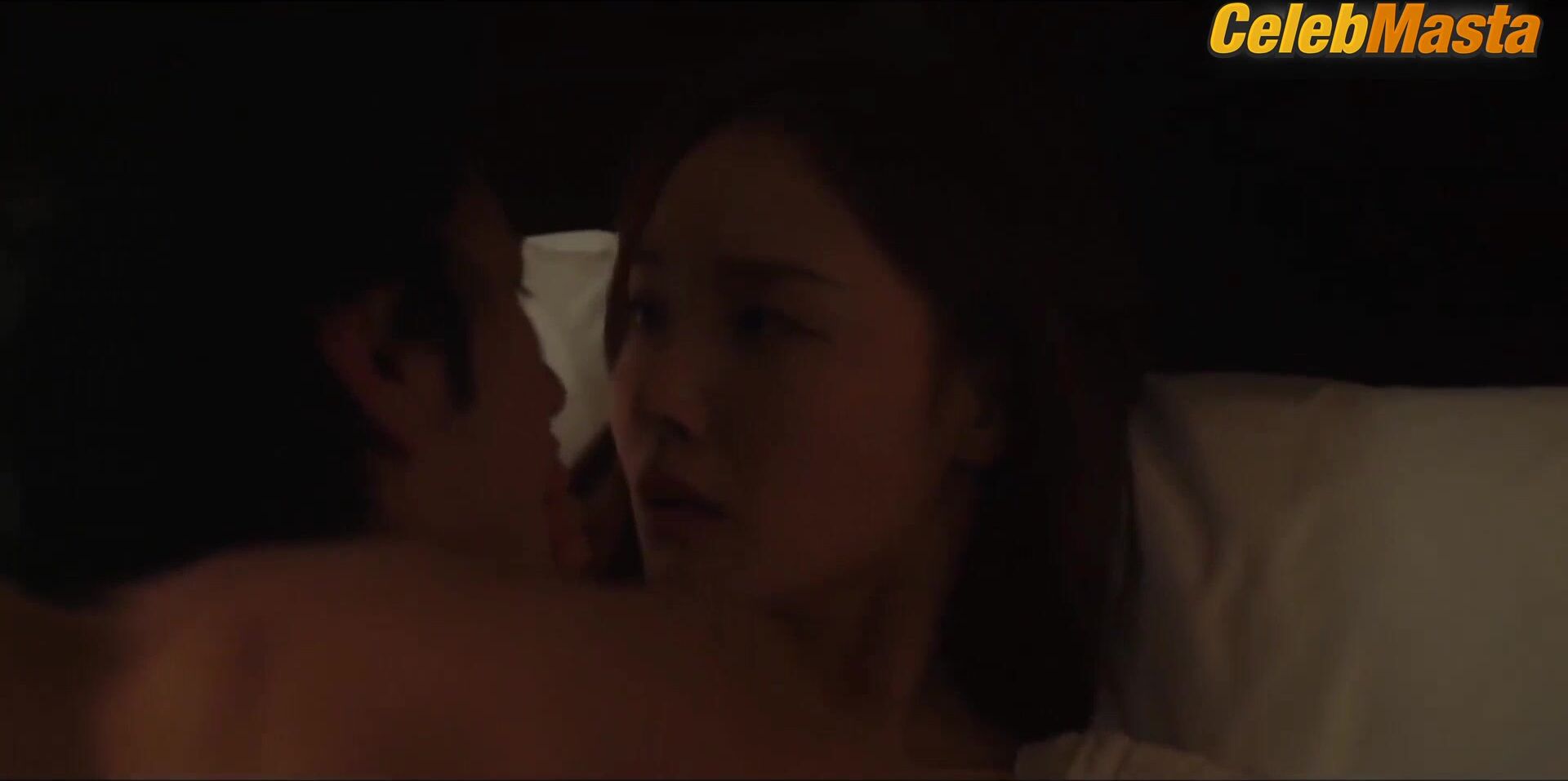 Bae Woo-hee Bares Boobs Scene In Hit The Spot - Photo 2 of 5