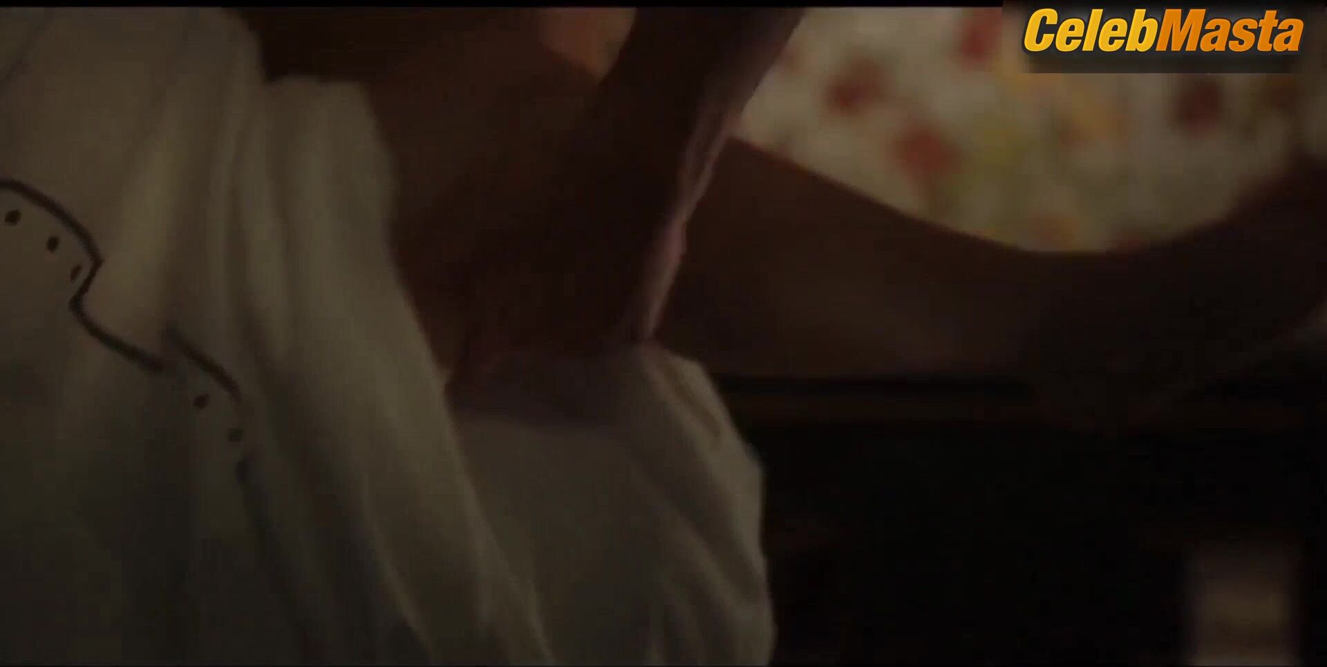Bae Woo-hee Bares Boobs Scene In Hit The Spot - Photo 2 of 5 photo 4
