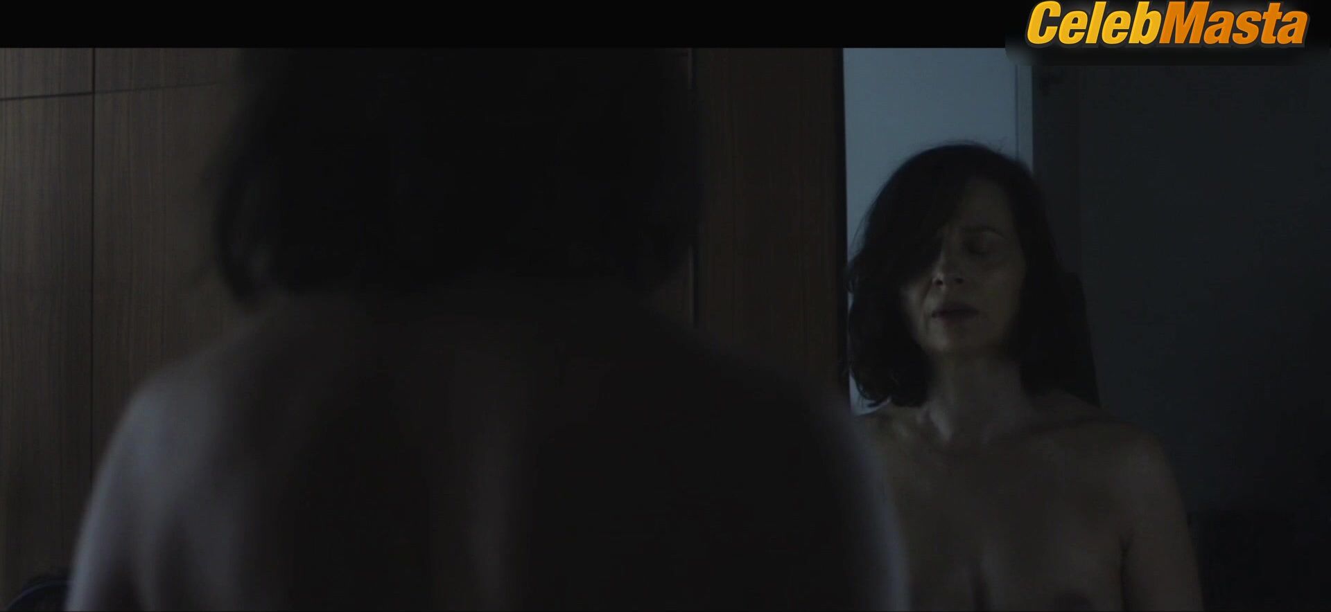Juliette Binoche Flaunts Tits, Bush Scene In Fire - Photo 2 of 5 photo 4