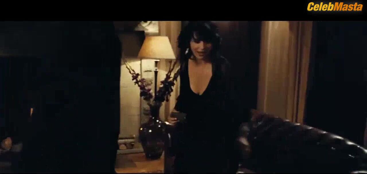 Juliette Binoche Tits Scene From Clouds Of Sils Maria - Photo 1 of 5