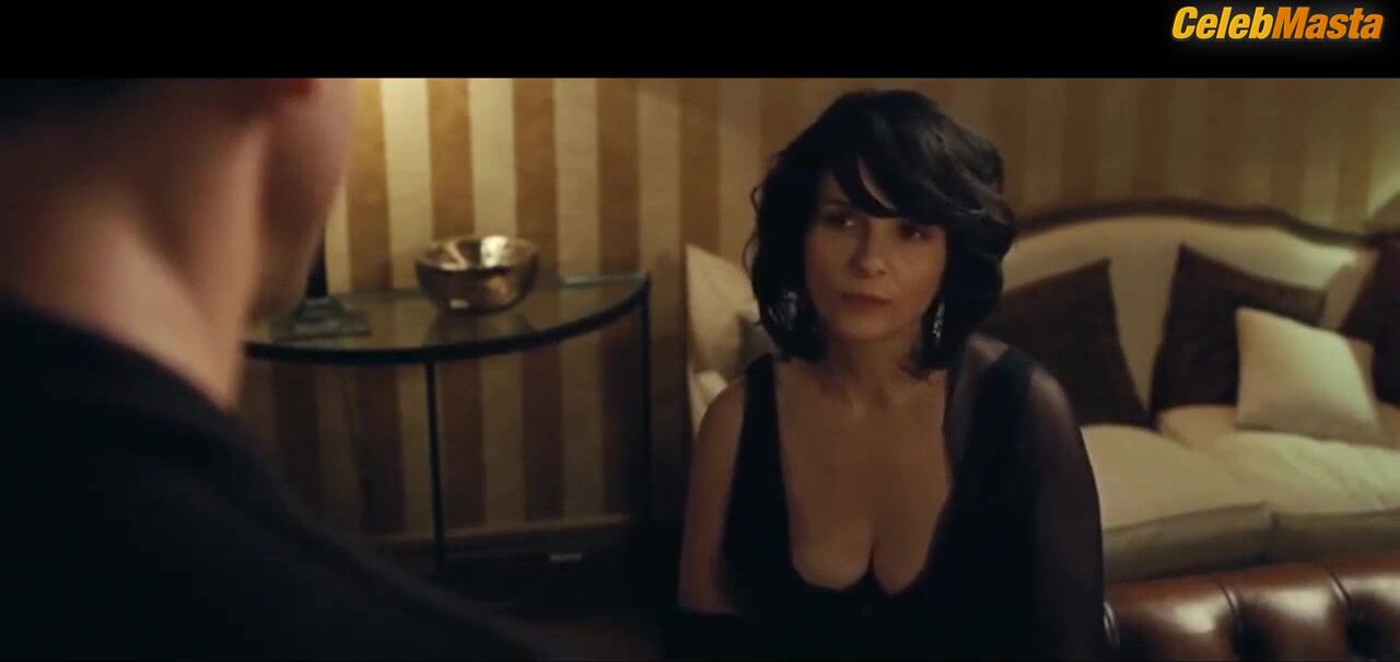Juliette Binoche Tits Scene From Clouds Of Sils Maria - Photo 1 of 5 photo 5