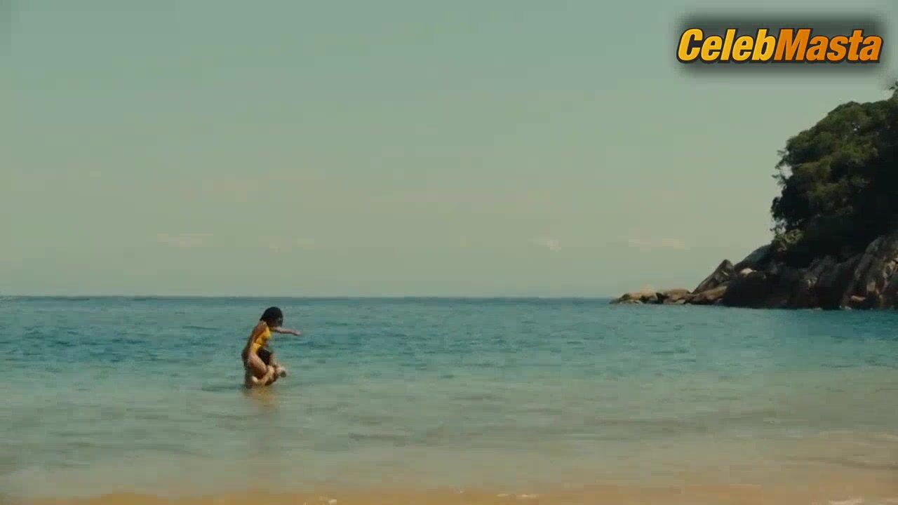 Amandla Stenberg ’s Bikini Scene In Everything, - Photo 1 of 5 photo 4