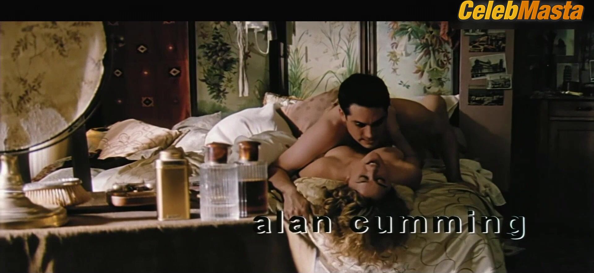 Robin Tunney Bares Breasts, Butt Scene In Investigating - Photo 2 of 5 photo 4