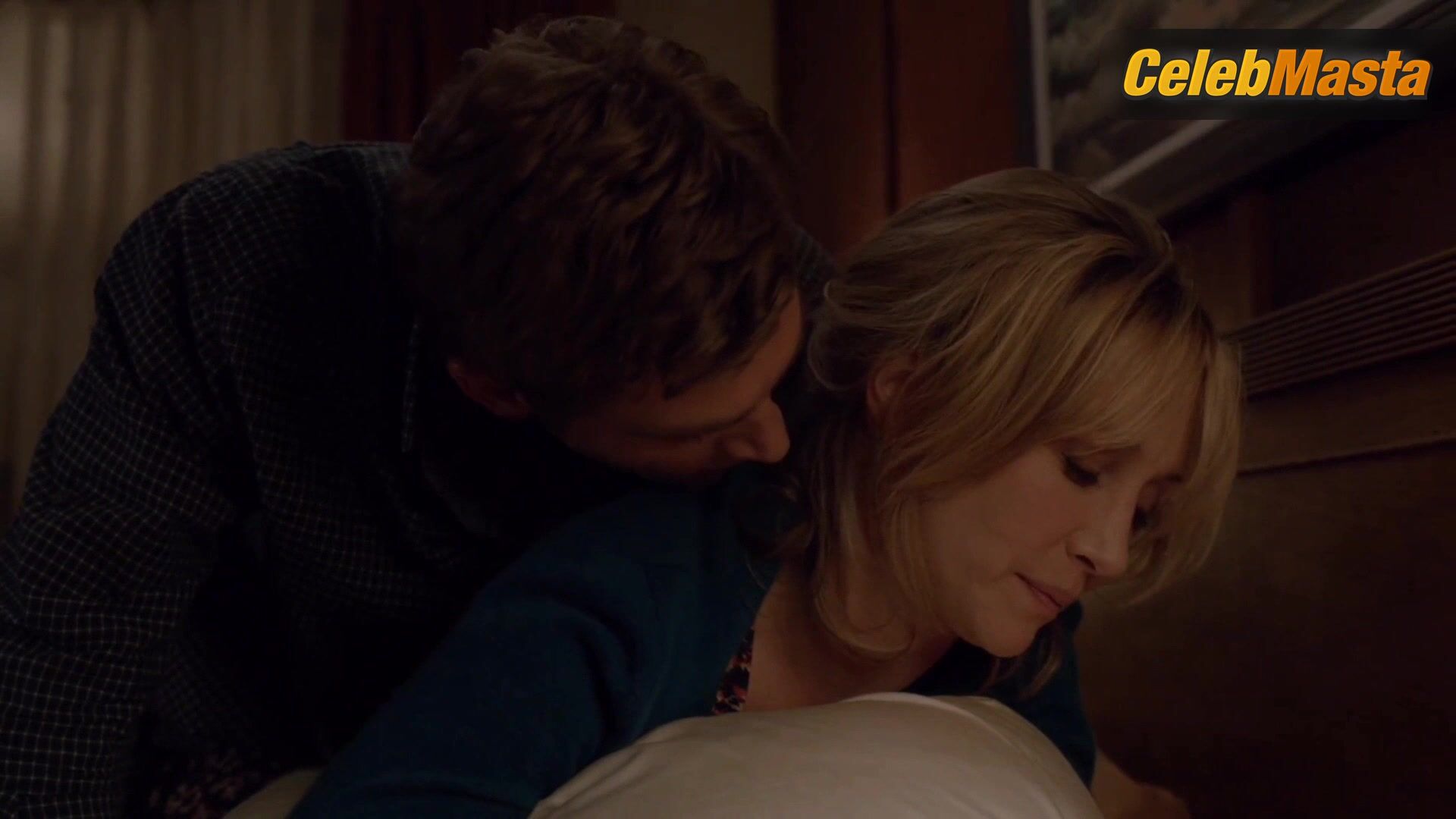 Vera Farmiga Bares Sexy Scene In Bates Motel - Photo 1 of 5 photo 2