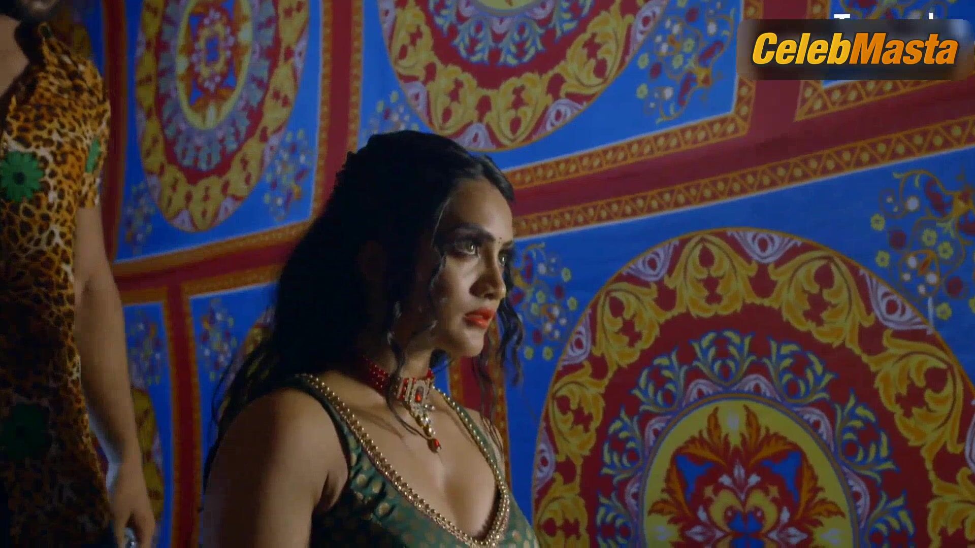 Amika Shail ’s Sexy Scene From Nachaniya - Photo 3 of 5 photo 1