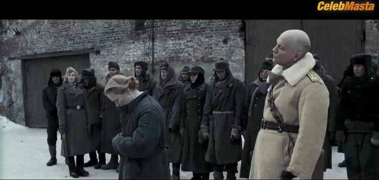 Vera Farmiga Bares Booty, Boobs Scene In In Tranzit - Photo 2 of 5 photo 1