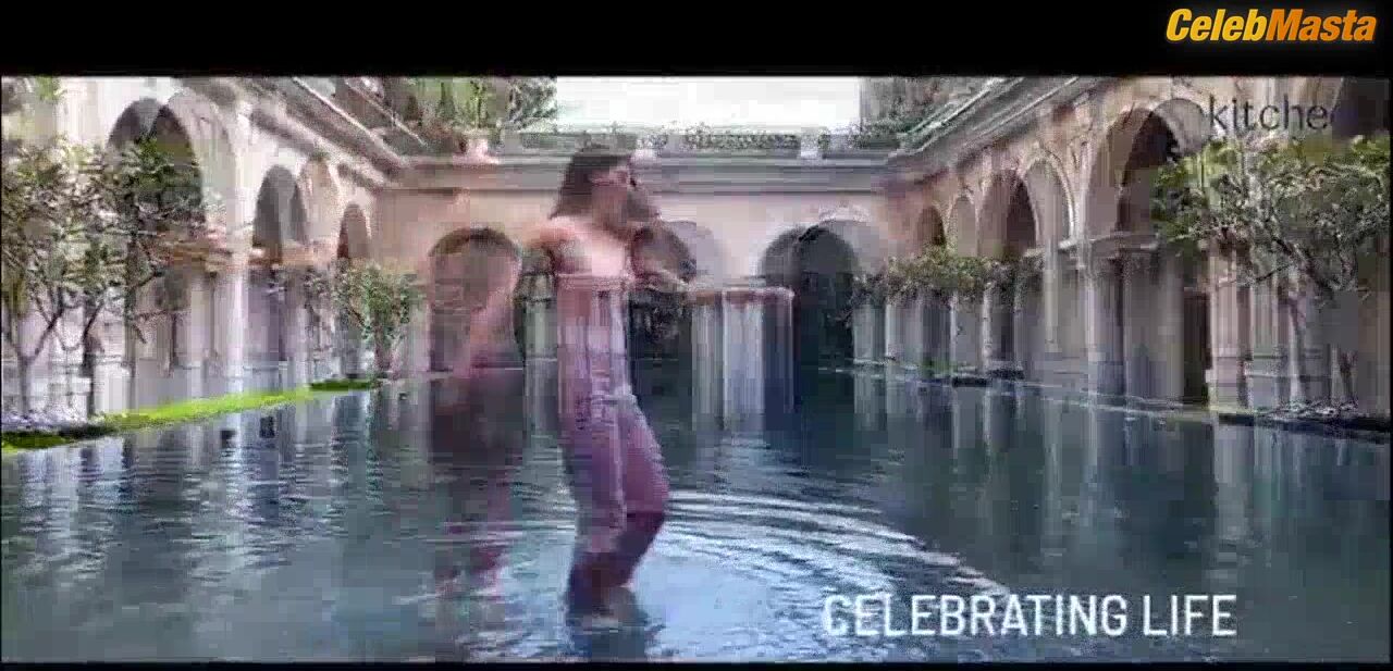 Kajal Agarwal Tits Scene From Kajal Aggarwal Hot Sexy Bold - Photo 1 of 5 photo 2
