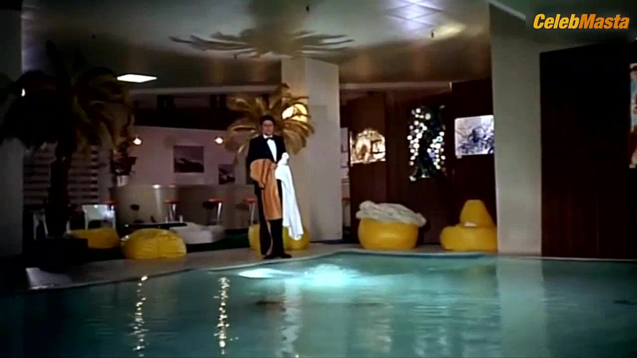 Sylvia Kristel ’s Ass And Tits Scene From Un Linceul - Photo 2 of 5 photo 1