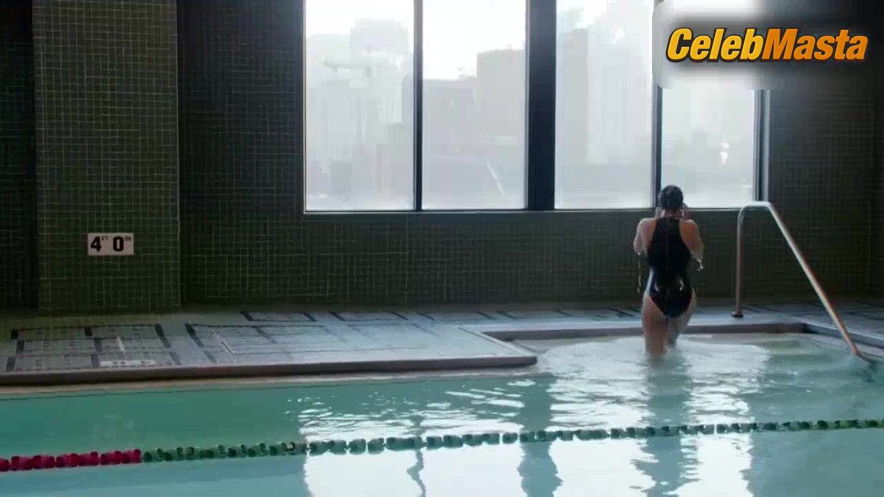 Gugu Mbatha-raw Flaunts Sexy Scene In Easy - Photo 2 of 5 photo 4