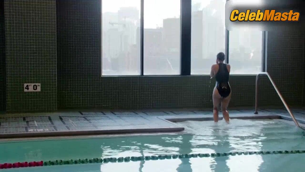 Gugu Mbatha-raw Flaunts Sexy Scene In Easy - Photo 2 of 5 photo 5