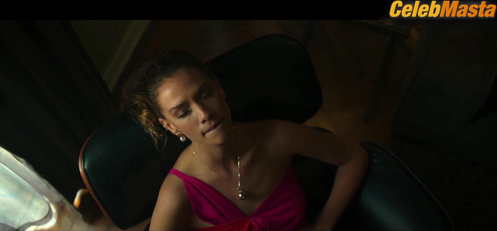 Carolina Miranda Bares Breasts Scene In Fake Profile - Photo 3 of 5 photo 1