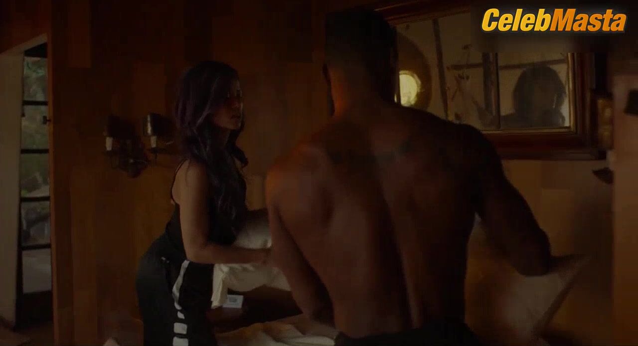 Gugu Mbatha-raw Flaunts Sexy Scene In Beyond The Lights - Photo 2 of 5 photo 1