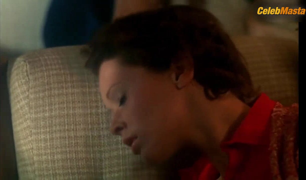 Sylvia Kristel Shows Butt, Lesbian Scene In Emmanuelle - Photo 5 of 5