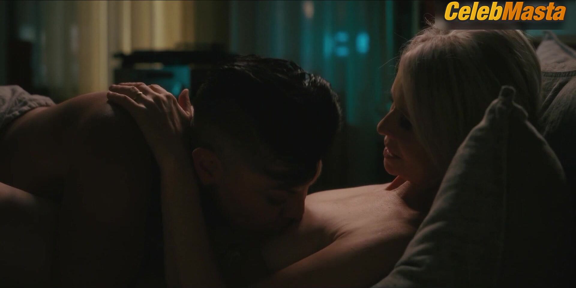 Cynthia Nixon And Sara Ramirez’s Tits And Lesbian - Photo 2 of 5 photo 4