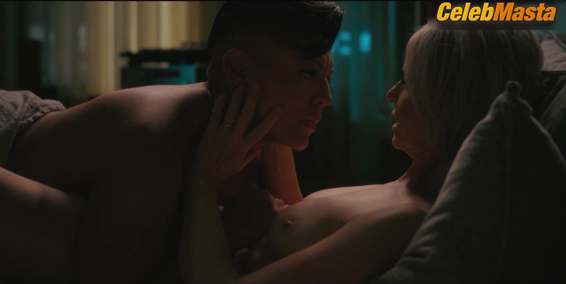 Cynthia Nixon And Sara Ramirez’s Tits And Lesbian - Photo 2 of 5 photo 5