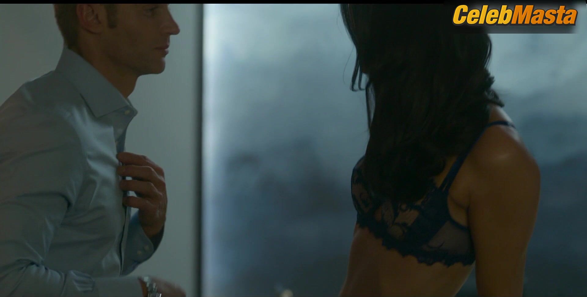Li Jun Li Reveals Underwear Scene In Sex/life - Photo 1 of 5 photo 2