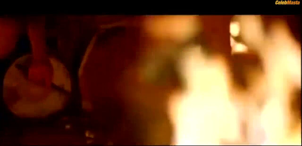 Camila Pitanga Shows Boobs Scene In Eu Receberia As Piores - Photo 1 of 5 photo 2