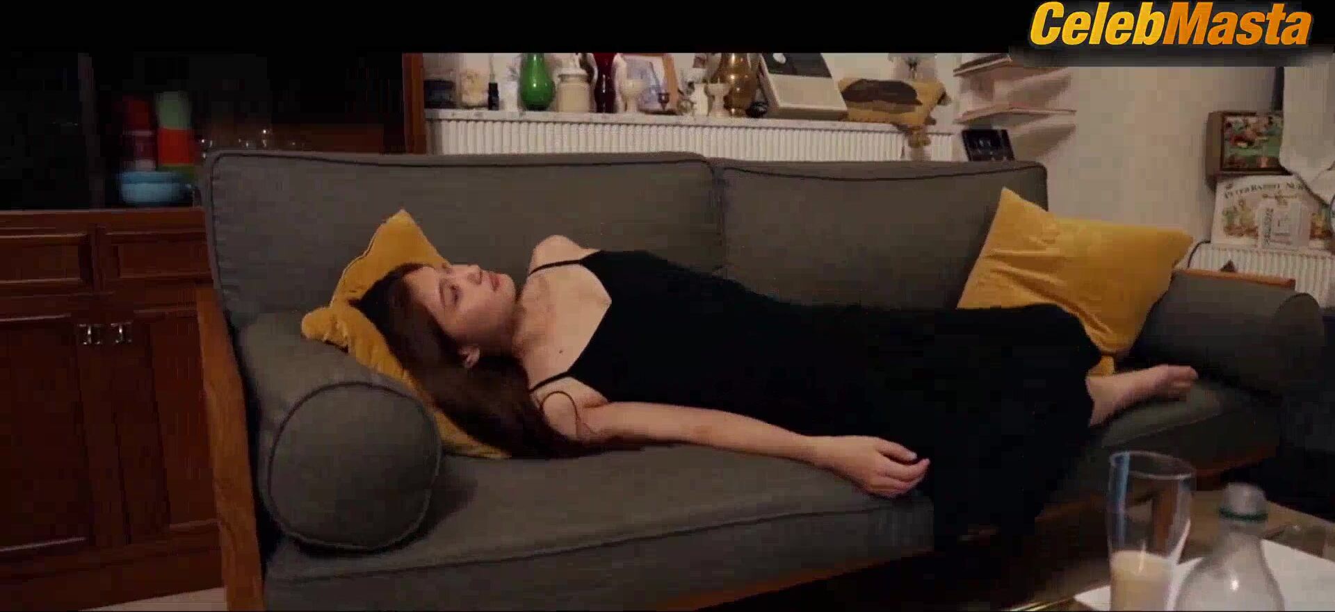 Kim Dan-ah , Seung Ha And Oh Ji-yoon Tits Scene In - Photo 1 of 5