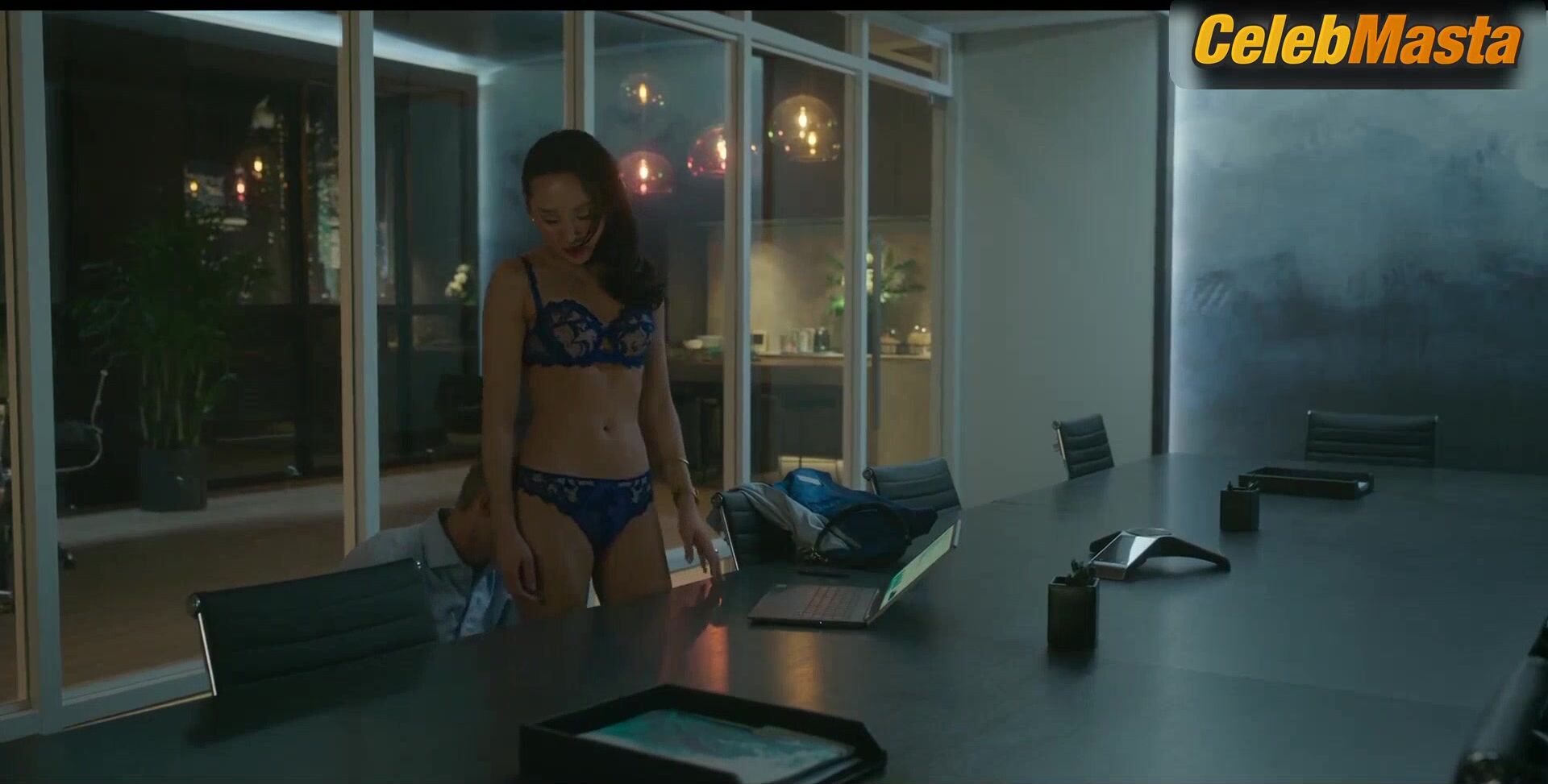 Li Jun Li ’s Tits, Swimsuit Scene In Sex Life - Photo 2 of 5 photo 1