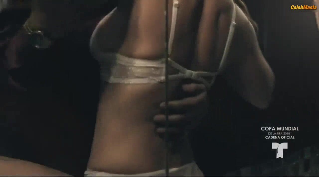 Maria Fernanda Yepes Underwear Scene From Jose Jose El Principe - Photo 1 of 5 photo 2