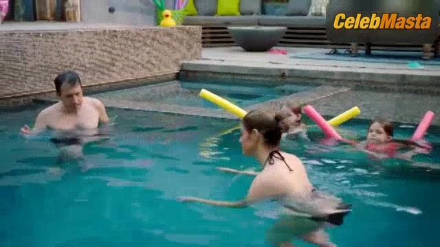 Andrea Savage Bares Swimsuit Scene In I’m Sorry - Photo 1 of 5 photo 5