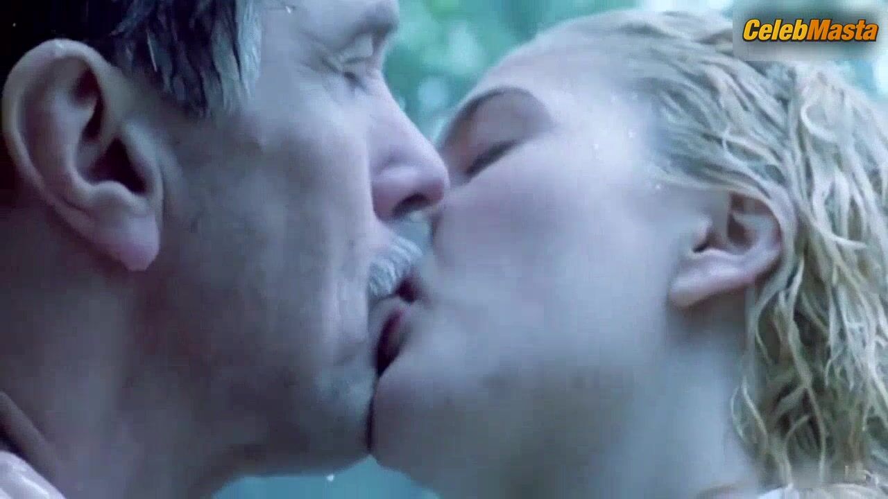 Drew Barrymore Flaunts Lesbian Booty Scene In Poison Ivy - Photo 4 of 5