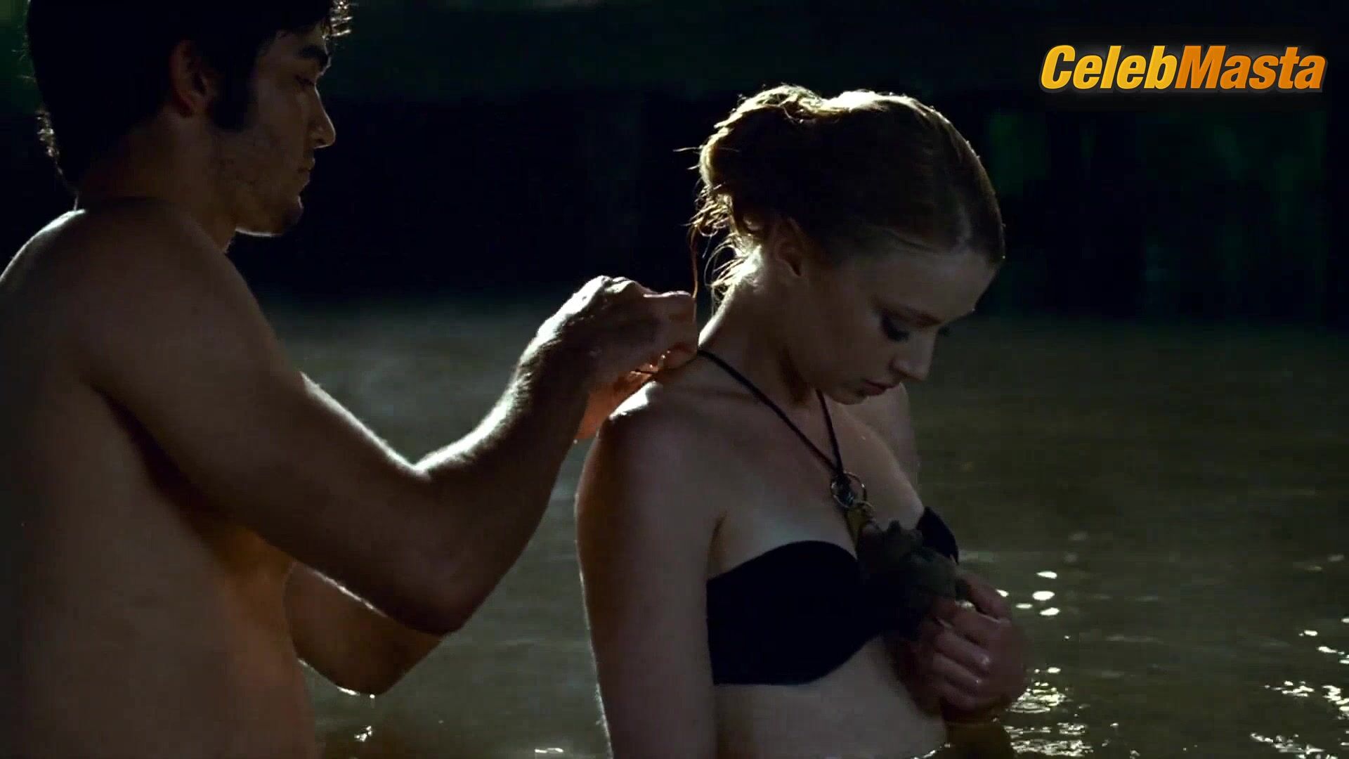 Amanda Seyfried Elisabeth Harnois, And Hilarie Burton - Photo 1 of 5