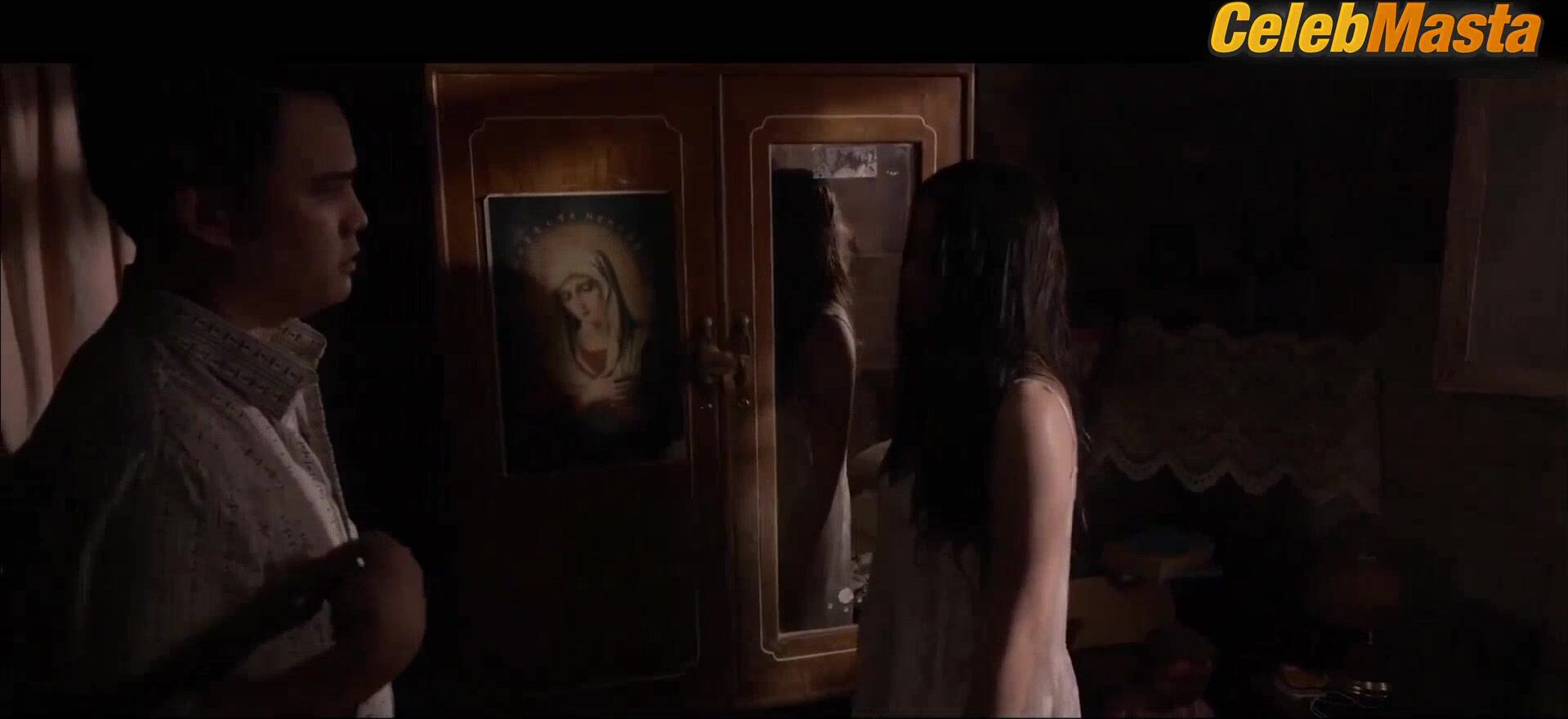 Rhen Escano ’s Breasts Scene In Paraluman - Photo 2 of 5 photo 1