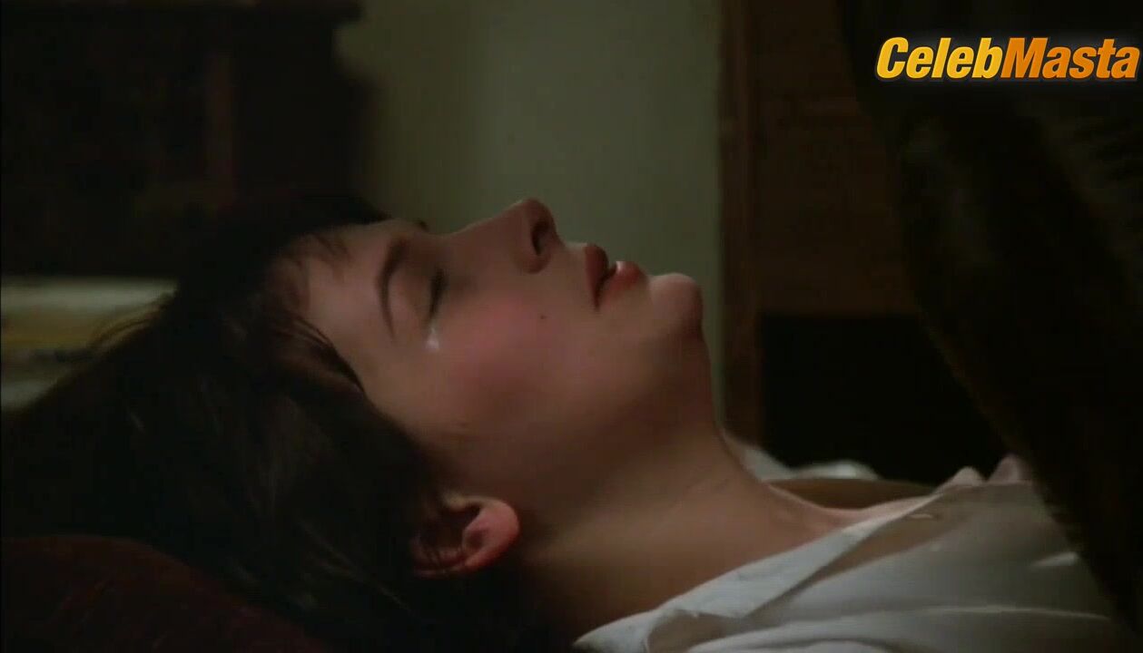 Juliette Binoche ’s Tits, Bush Scene In The Unbearable - Photo 1 of 5 photo 5