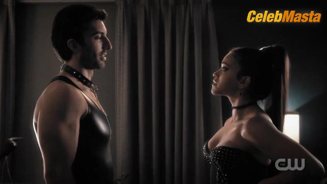 Gina Rodriguez Sexy Scene From Jane The Virgin - Photo 1 of 5 photo 5