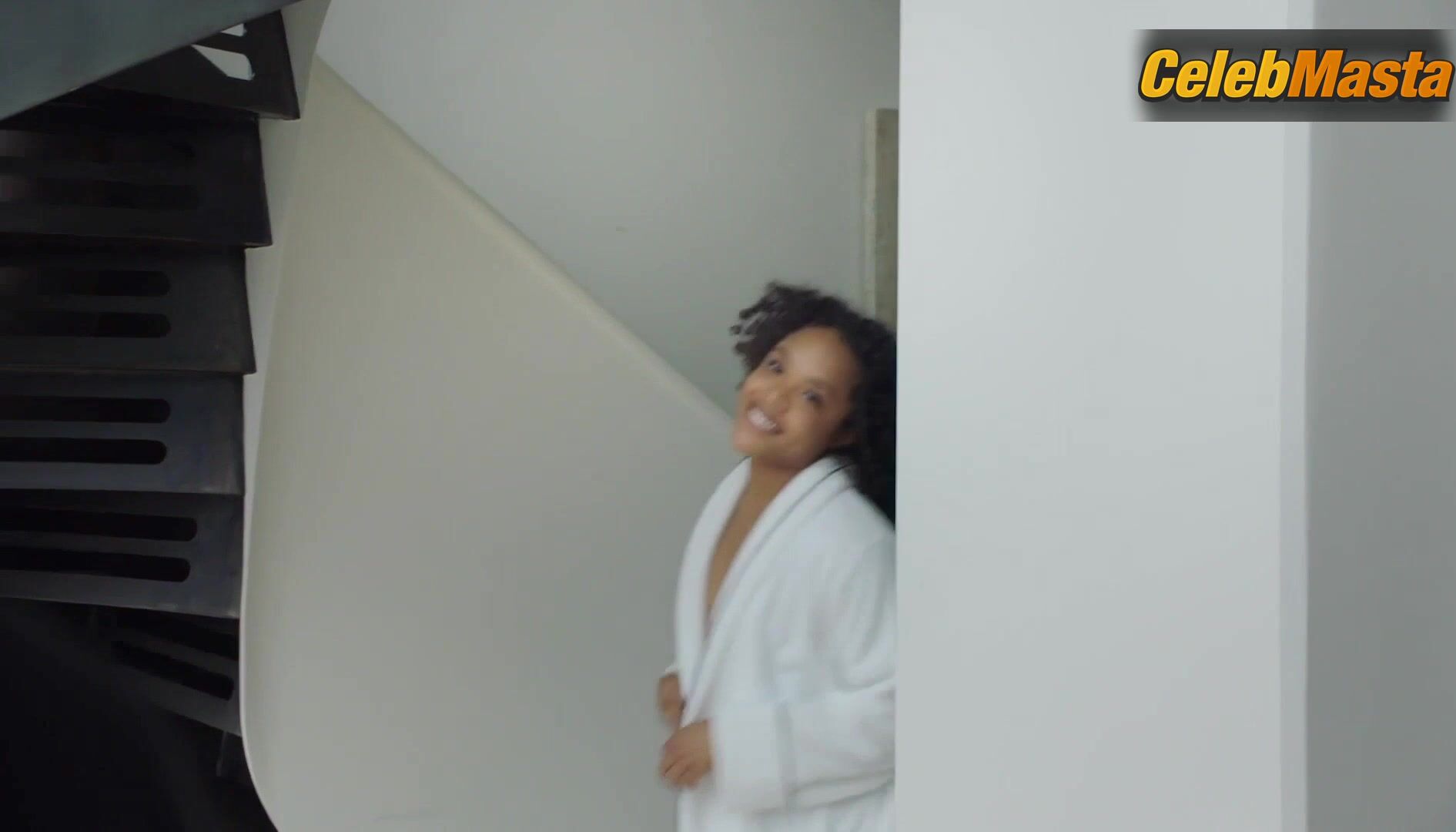 Candace Neolani Maxwell Shows Boobs Scene In Power - Photo 2 of 5