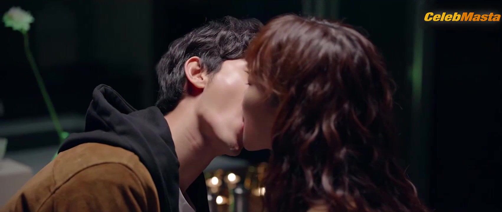 Hwang Se-on ’s Underwear And Breasts Scene In One - Photo 2 of 5 photo 1