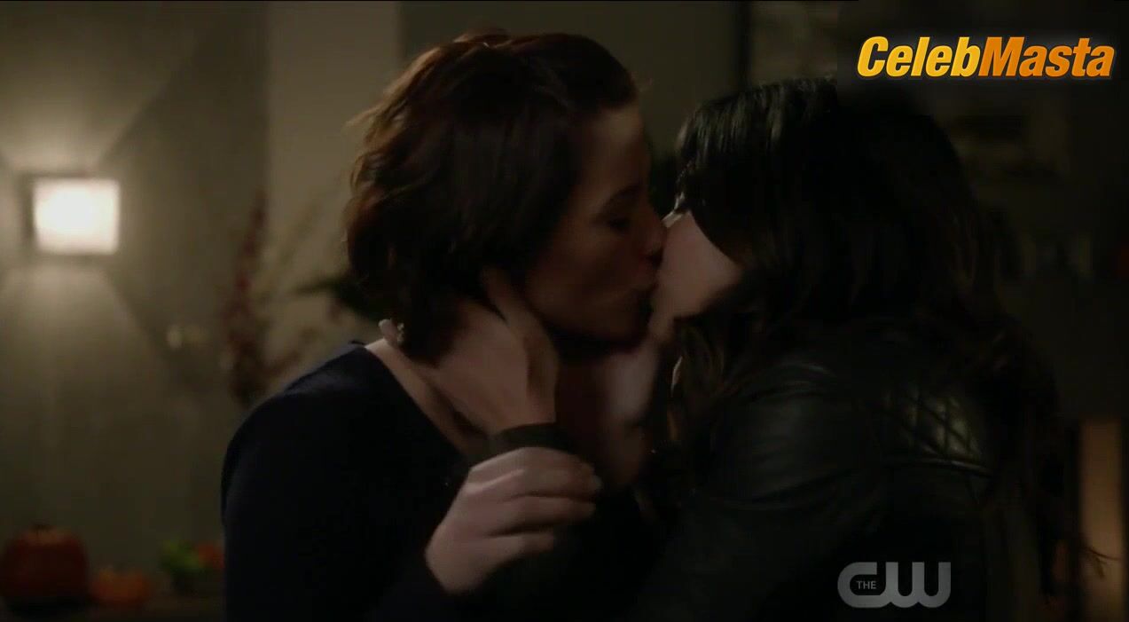 Chyler Leigh Floriana Lima And Share A Lesbian Scene In - Photo 3 of 5 photo 2