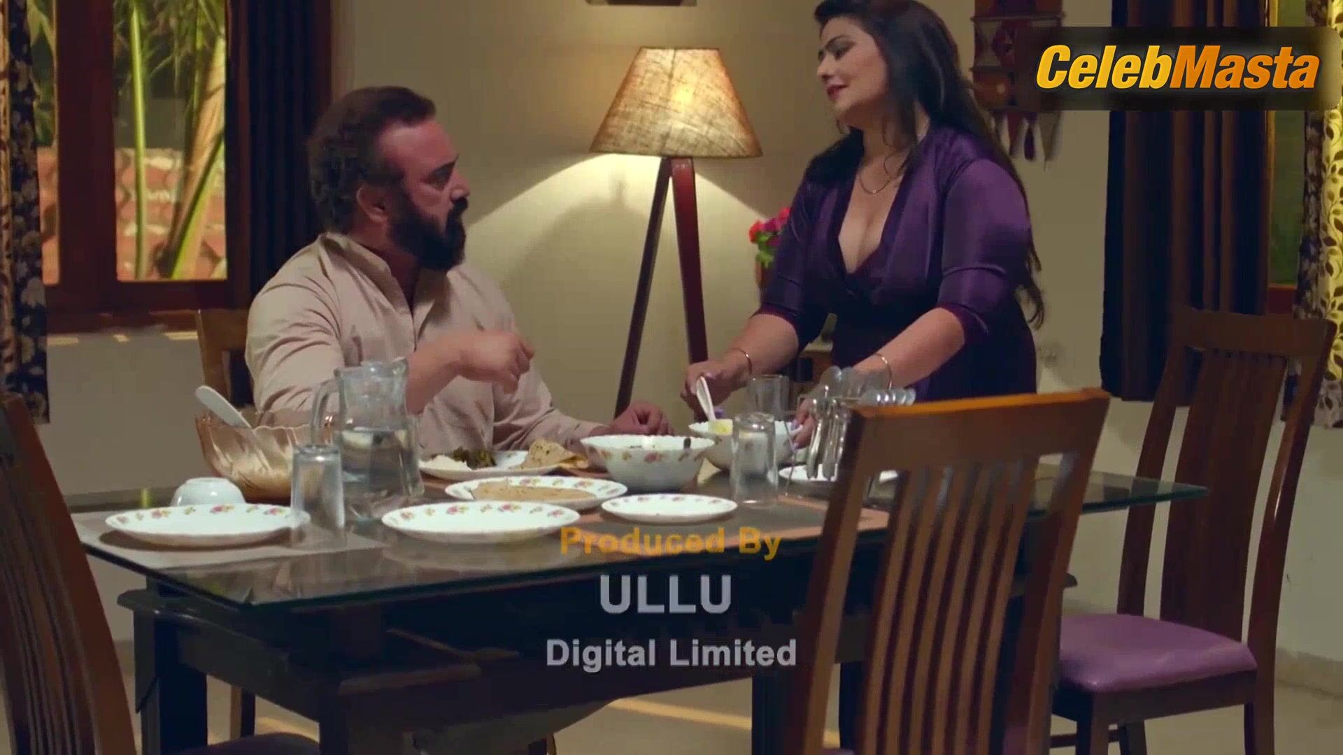 Pihu Jaiswal Bares Breasts Scene In Besudh - Photo 3 of 5 photo 2