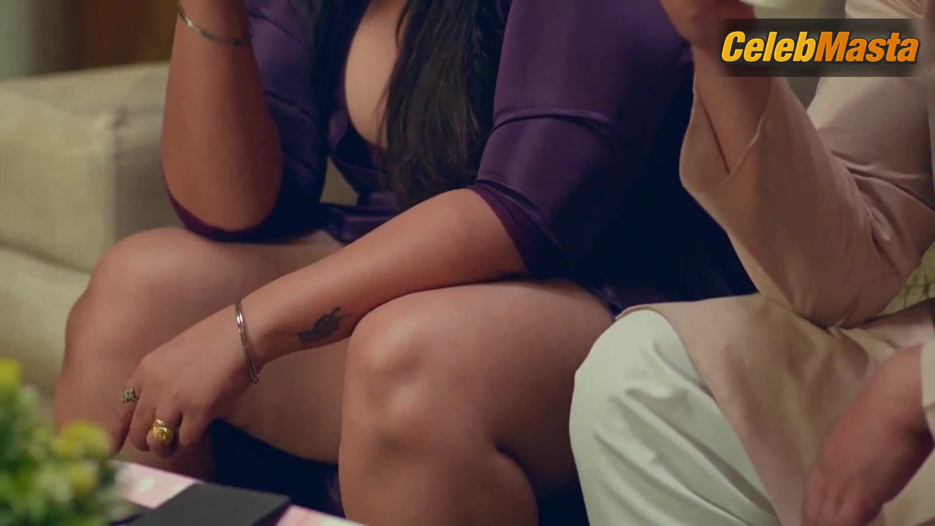 Pihu Jaiswal Bares Breasts Scene In Besudh - Photo 3 of 5 photo 5