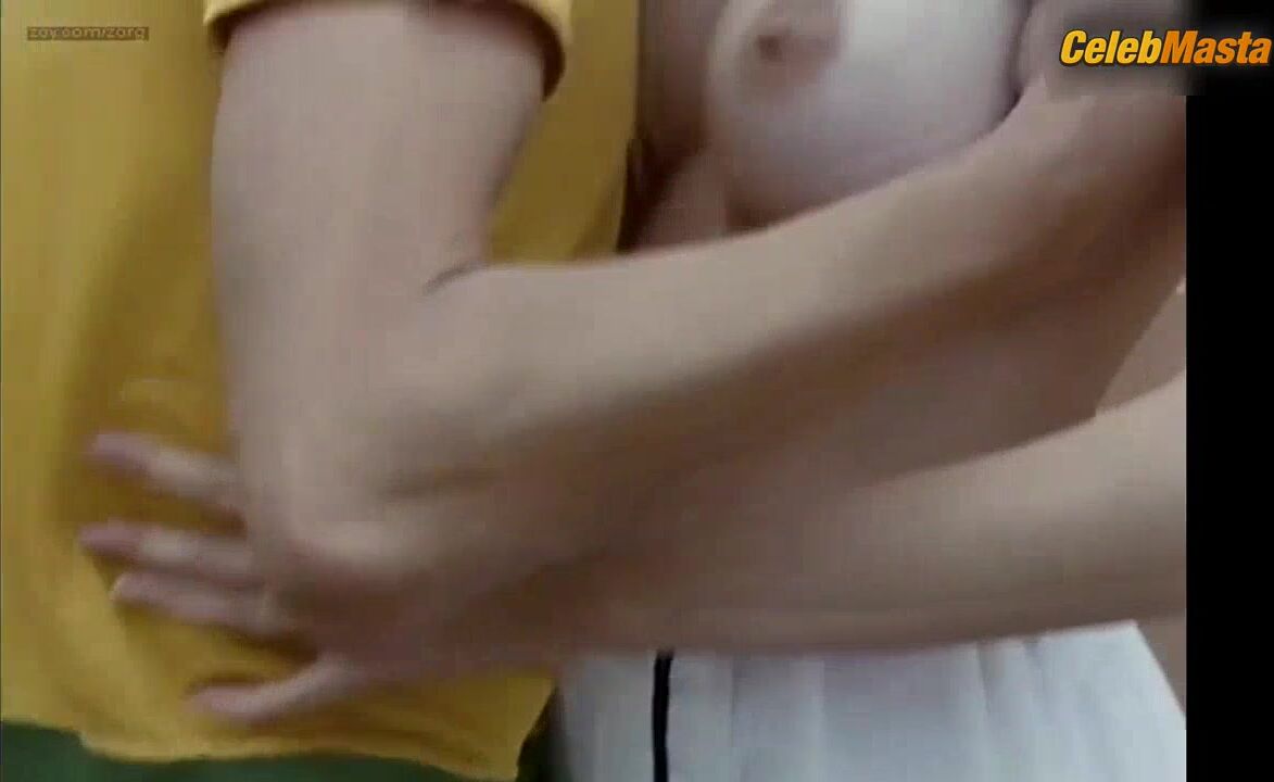 Sylvia Kristel Booty, Tits Scene In Julia - Photo 2 of 5 photo 5