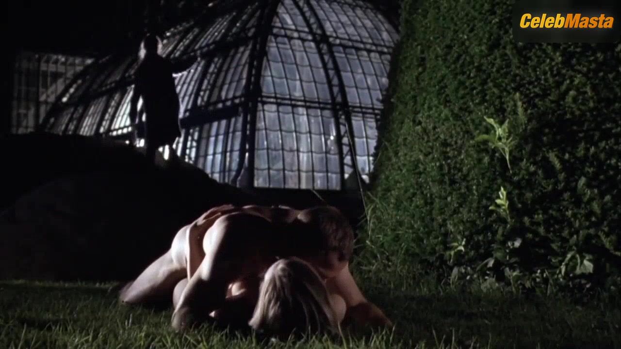 Isabelle Huppert Ass, Tits Scene In Malina - Photo 3 of 5 photo 2