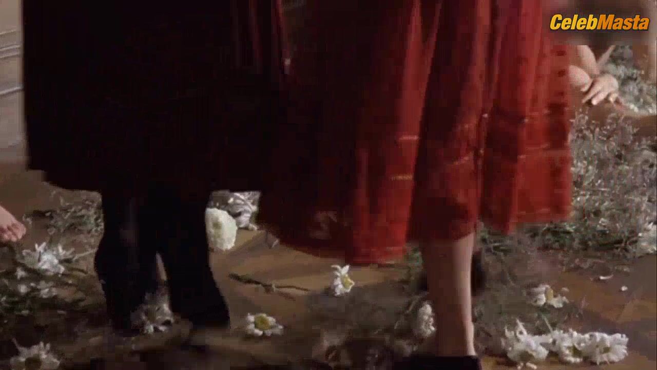 Isabelle Huppert Ass, Tits Scene In Malina - Photo 3 of 5 photo 4